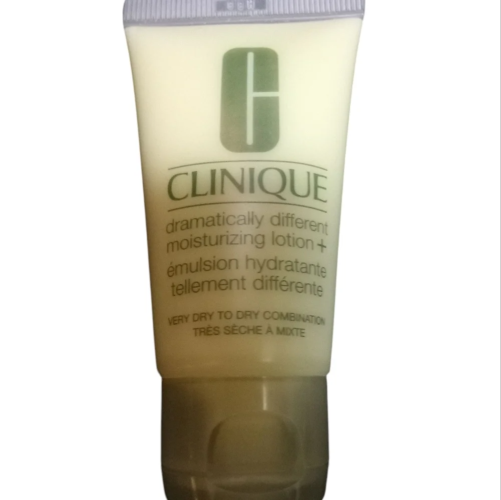 Clinique -NWT 12 Pc. Skincare and Makeup Set. Free Large White Tote W/Purchase - Picture 9 of 12